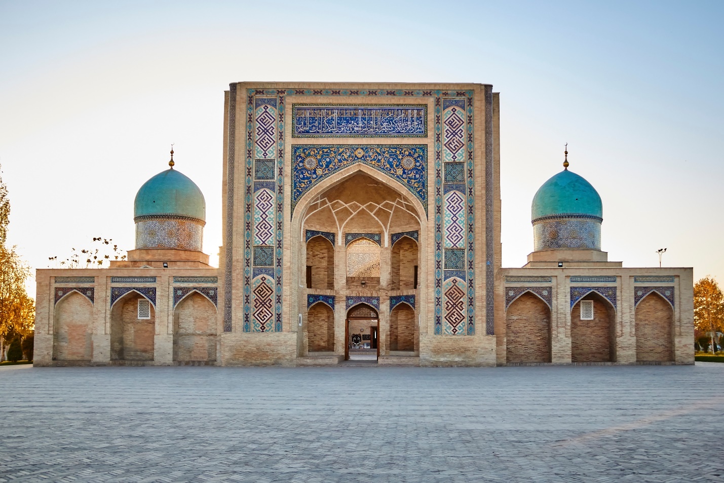 ۱۰ مکان دیدنی برتر تاشکند که باید در تور خود بگنجانید 